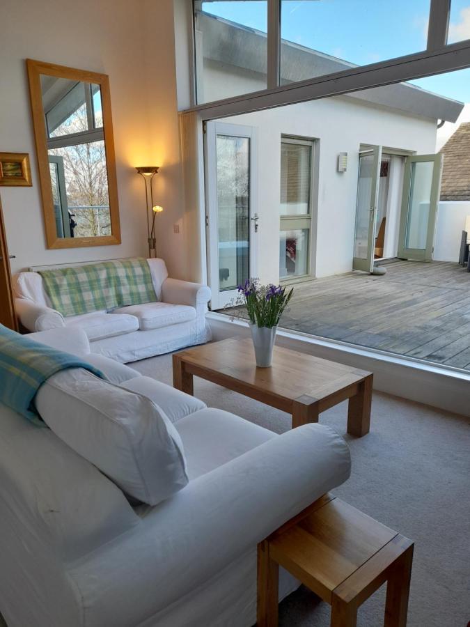 Crow'S Nest Penthouse Apartment With Free Spa Access Somerford Keynes Екстер'єр фото