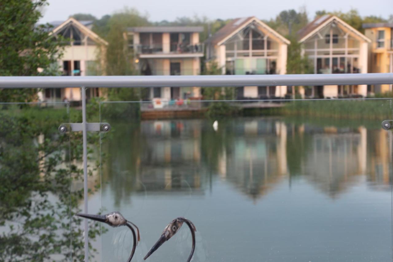 Crow'S Nest Penthouse Apartment With Free Spa Access Somerford Keynes Екстер'єр фото