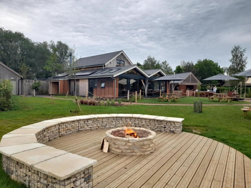 Crow'S Nest Penthouse Apartment With Free Spa Access Somerford Keynes Екстер'єр фото