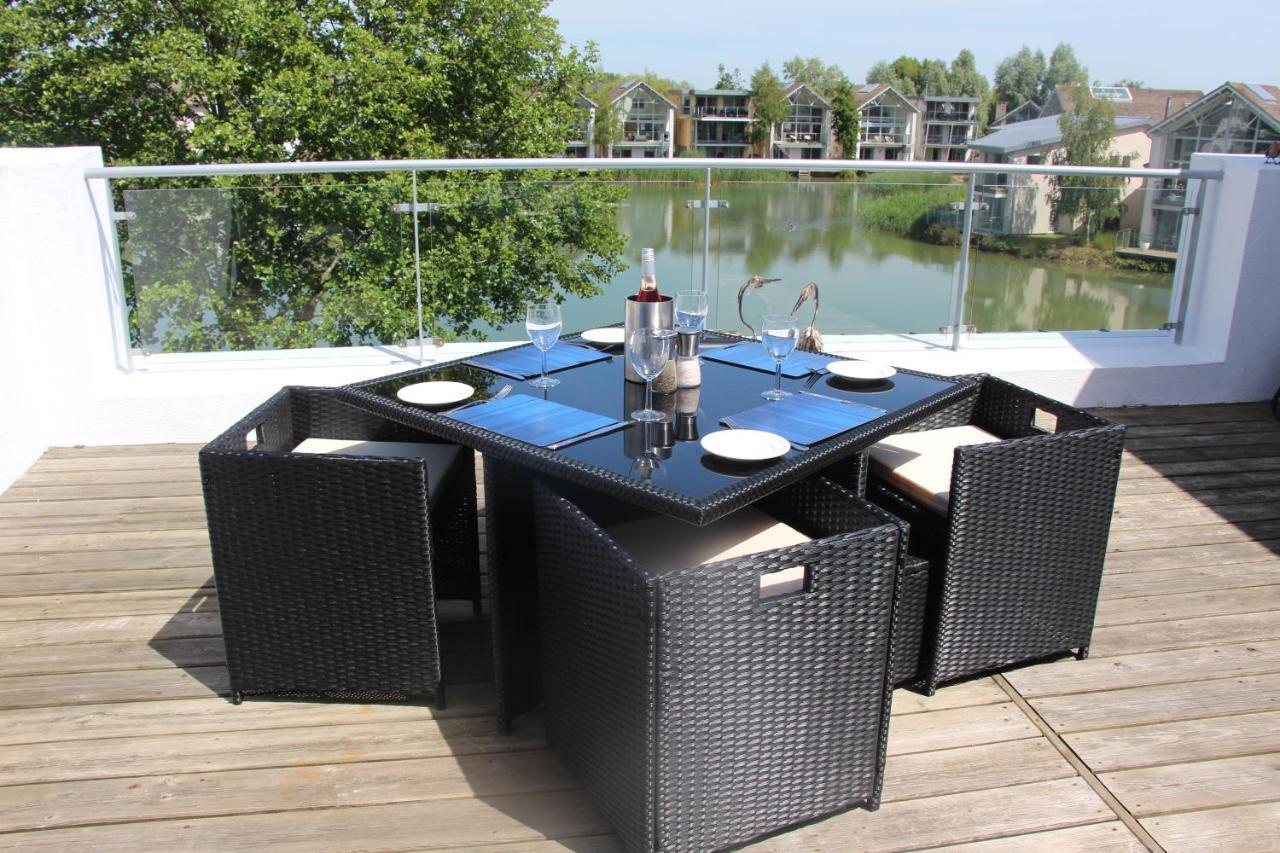 Crow'S Nest Penthouse Apartment With Free Spa Access Somerford Keynes Екстер'єр фото