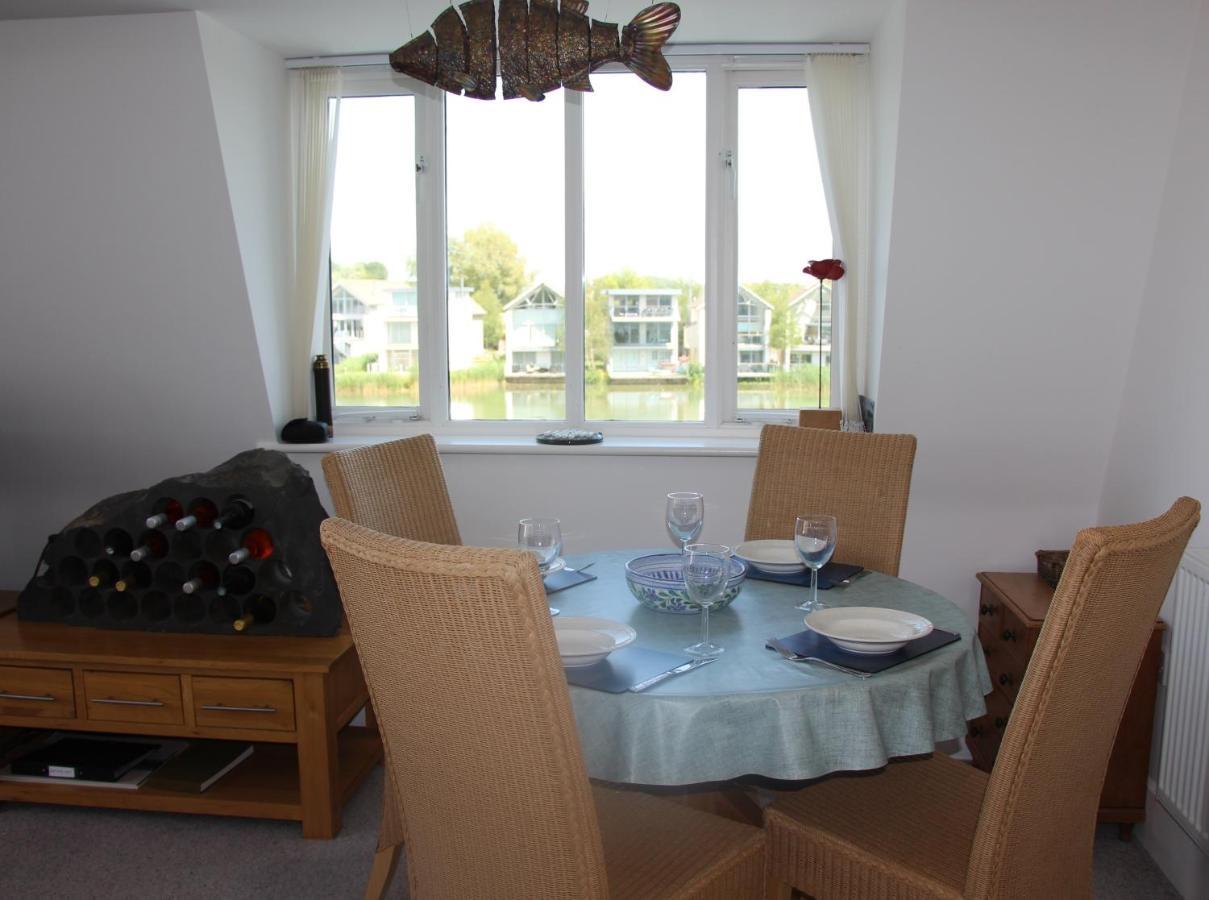 Crow'S Nest Penthouse Apartment With Free Spa Access Somerford Keynes Екстер'єр фото