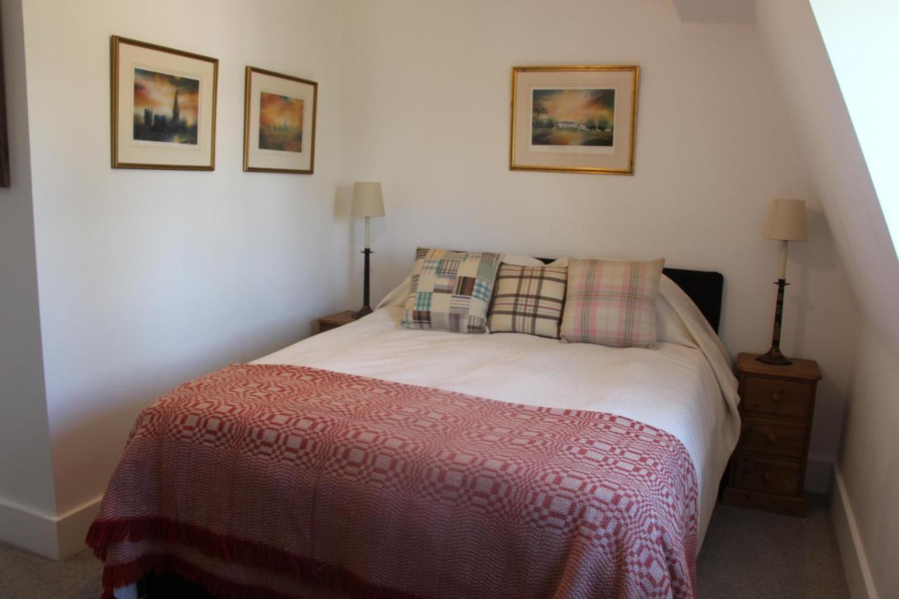 Crow'S Nest Penthouse Apartment With Free Spa Access Somerford Keynes Екстер'єр фото