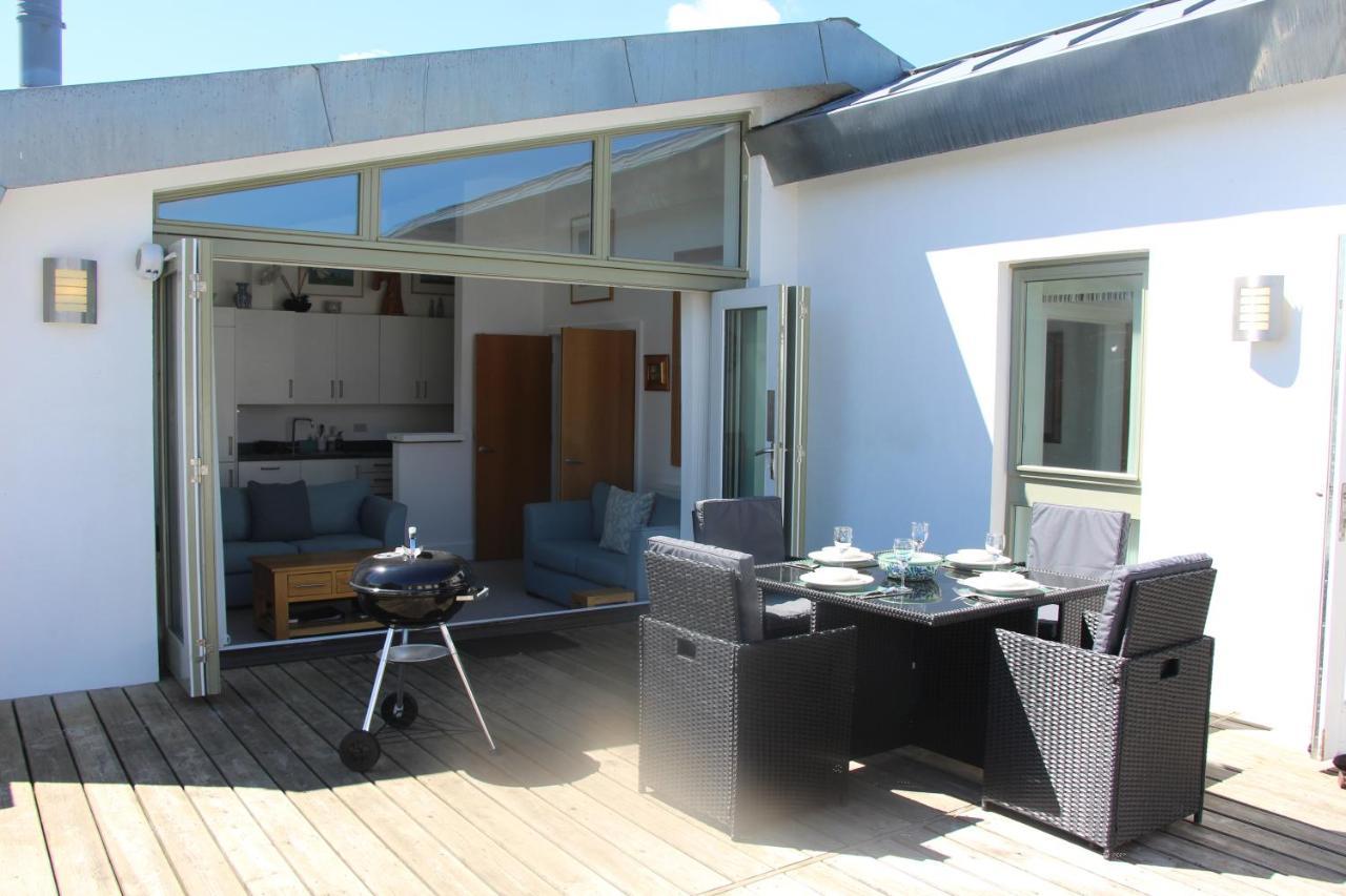 Crow'S Nest Penthouse Apartment With Free Spa Access Somerford Keynes Екстер'єр фото