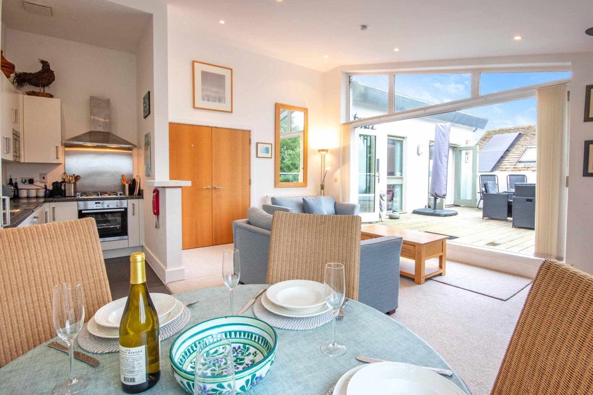 Crow'S Nest Penthouse Apartment With Free Spa Access Somerford Keynes Екстер'єр фото